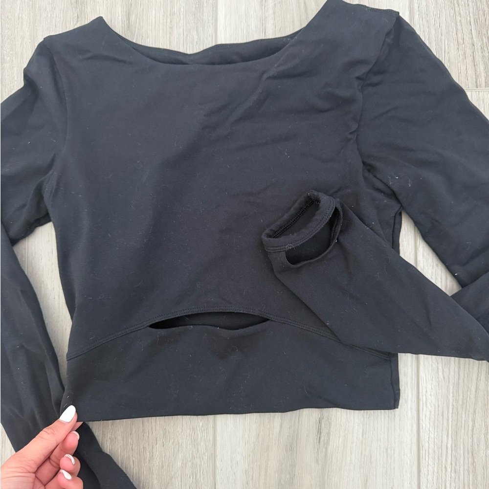 Black Long Sleeve Women's Athletic Top